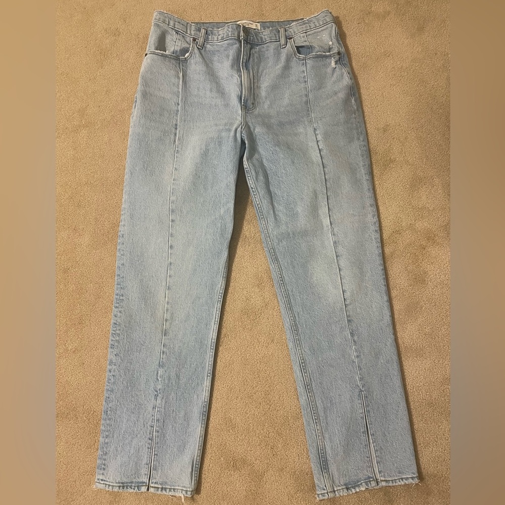 Abercrombie Ultra High Rise 90s Straight Jean